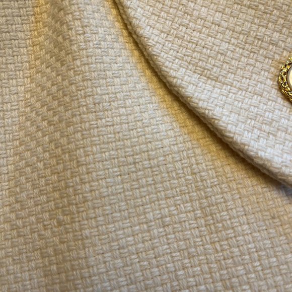 Lord and Taylor Cream Cape Jacket. Gold rimmed mother of peal finish on buttons - Picture 4 of 6